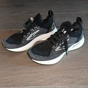 Brooks Levitate 5 Stealthfit